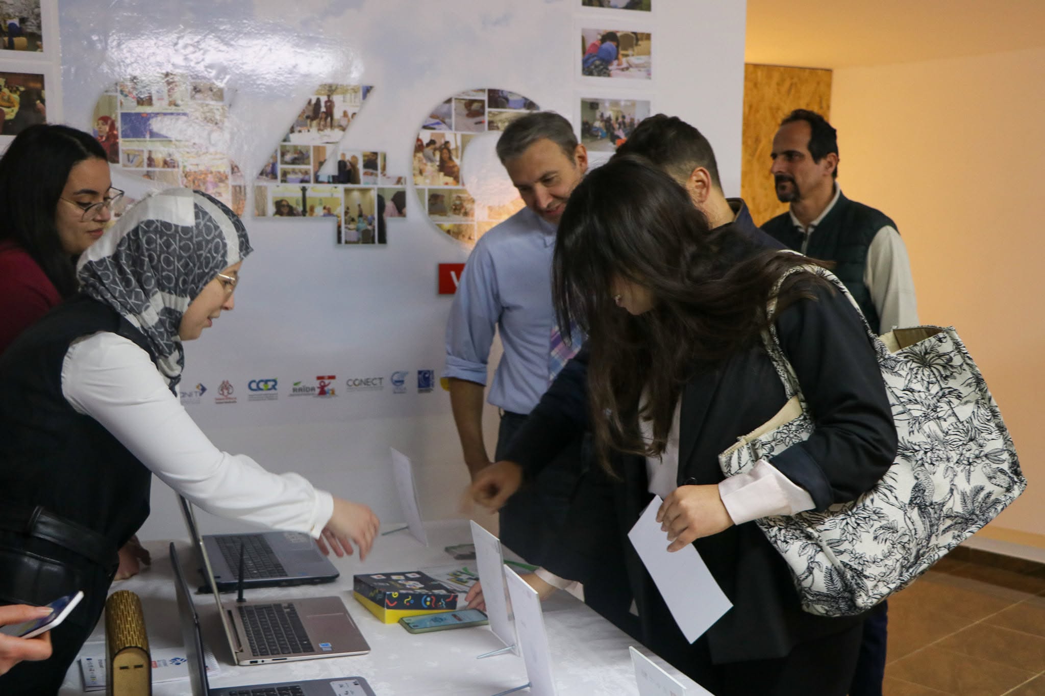 Student4Change exhibition with Association Jeunes Leaders, Smarty booth